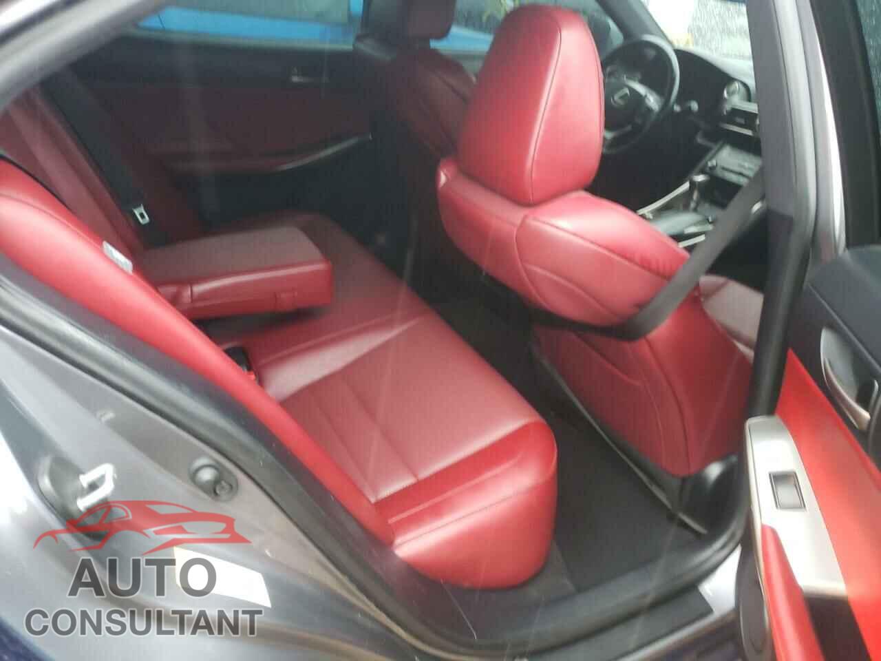 LEXUS IS 2018 - JTHC81D22J5028795