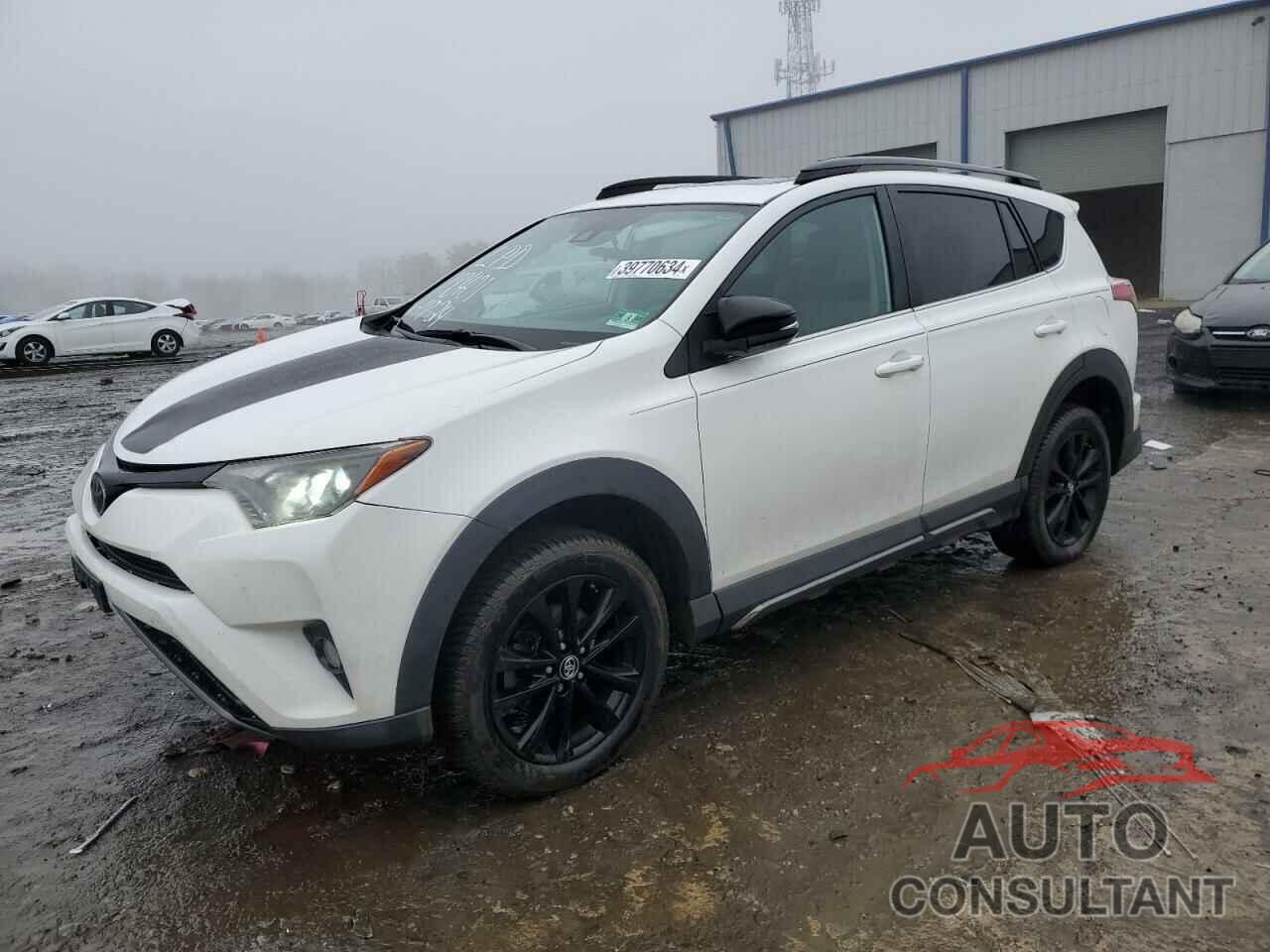 TOYOTA RAV4 2018 - 2T3RFREV6JW748263