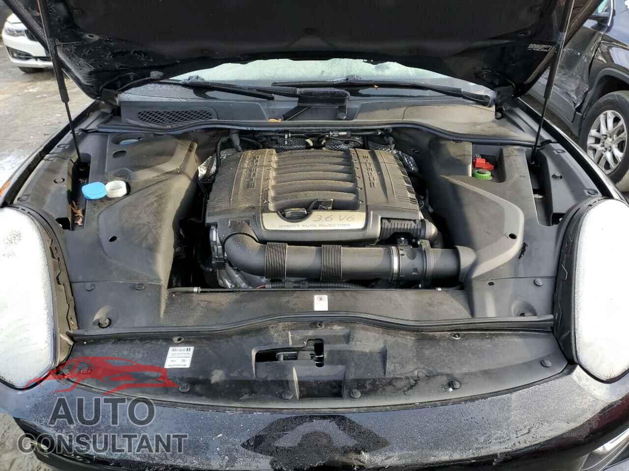 PORSCHE CAYENNE 2018 - WP1AA2A26JKA03079