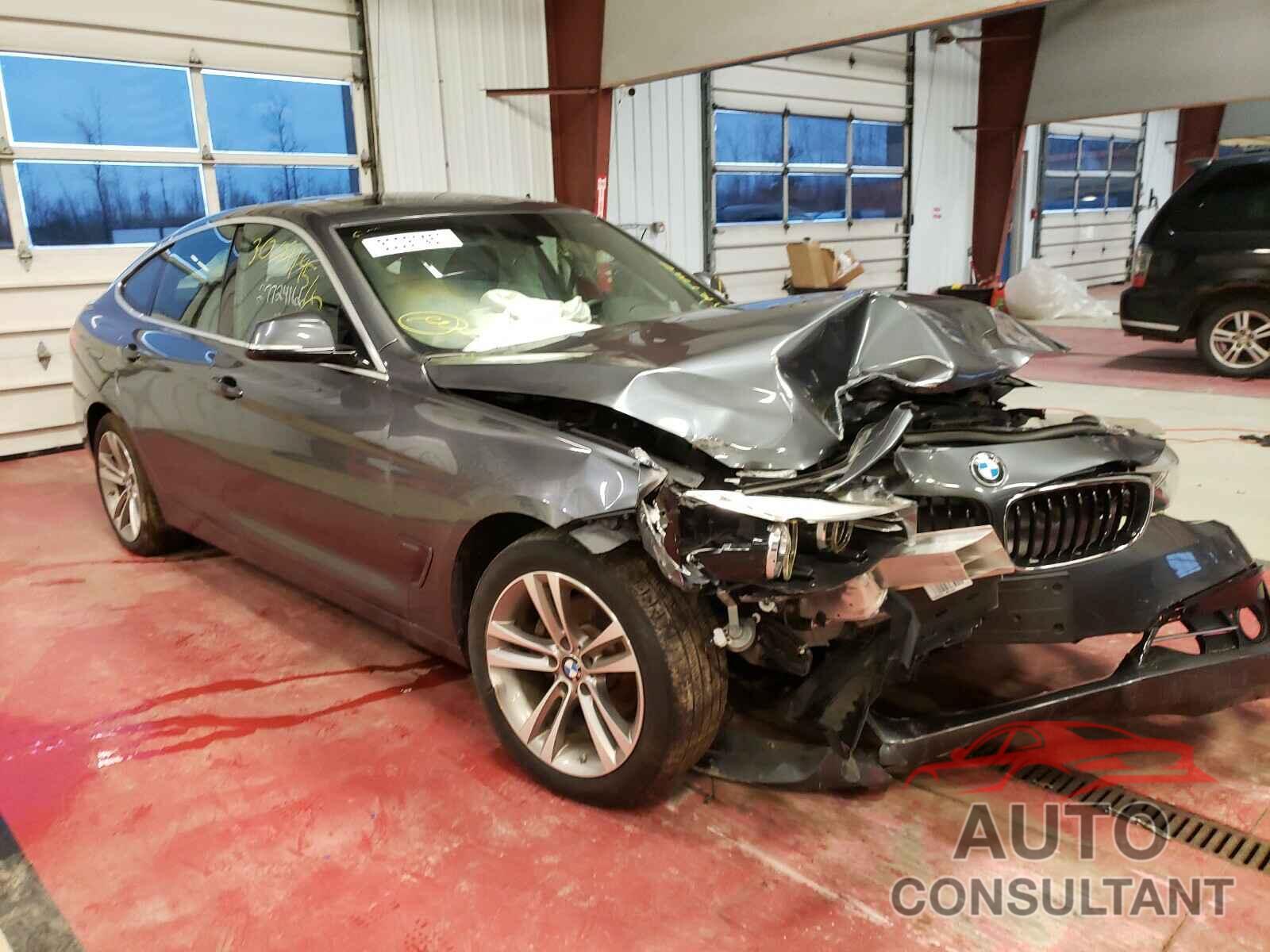 BMW 3 SERIES 2018 - WBA8Z9C59JG827666