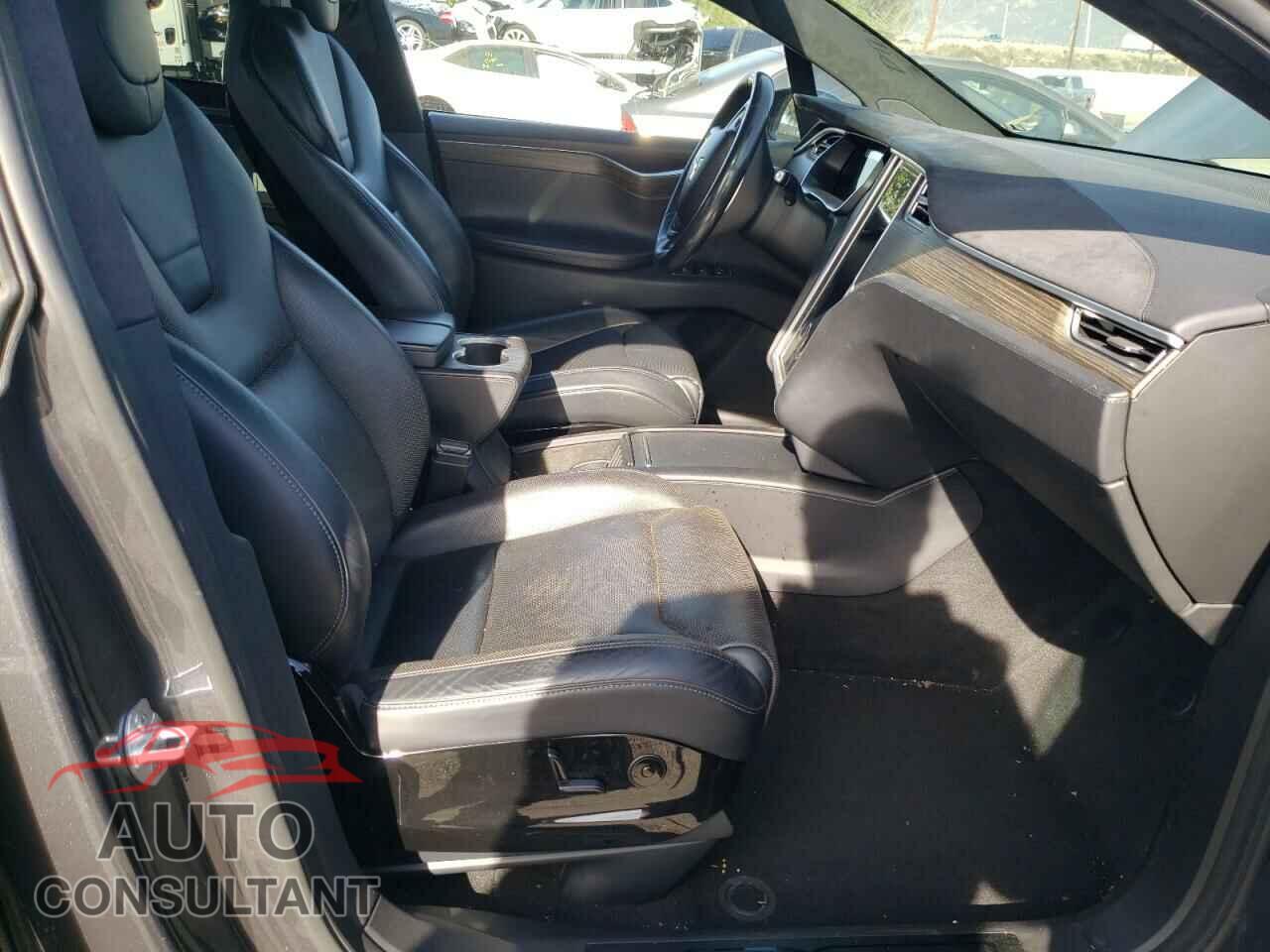 TESLA MODEL X 2016 - 5YJXCBE43GFS00850
