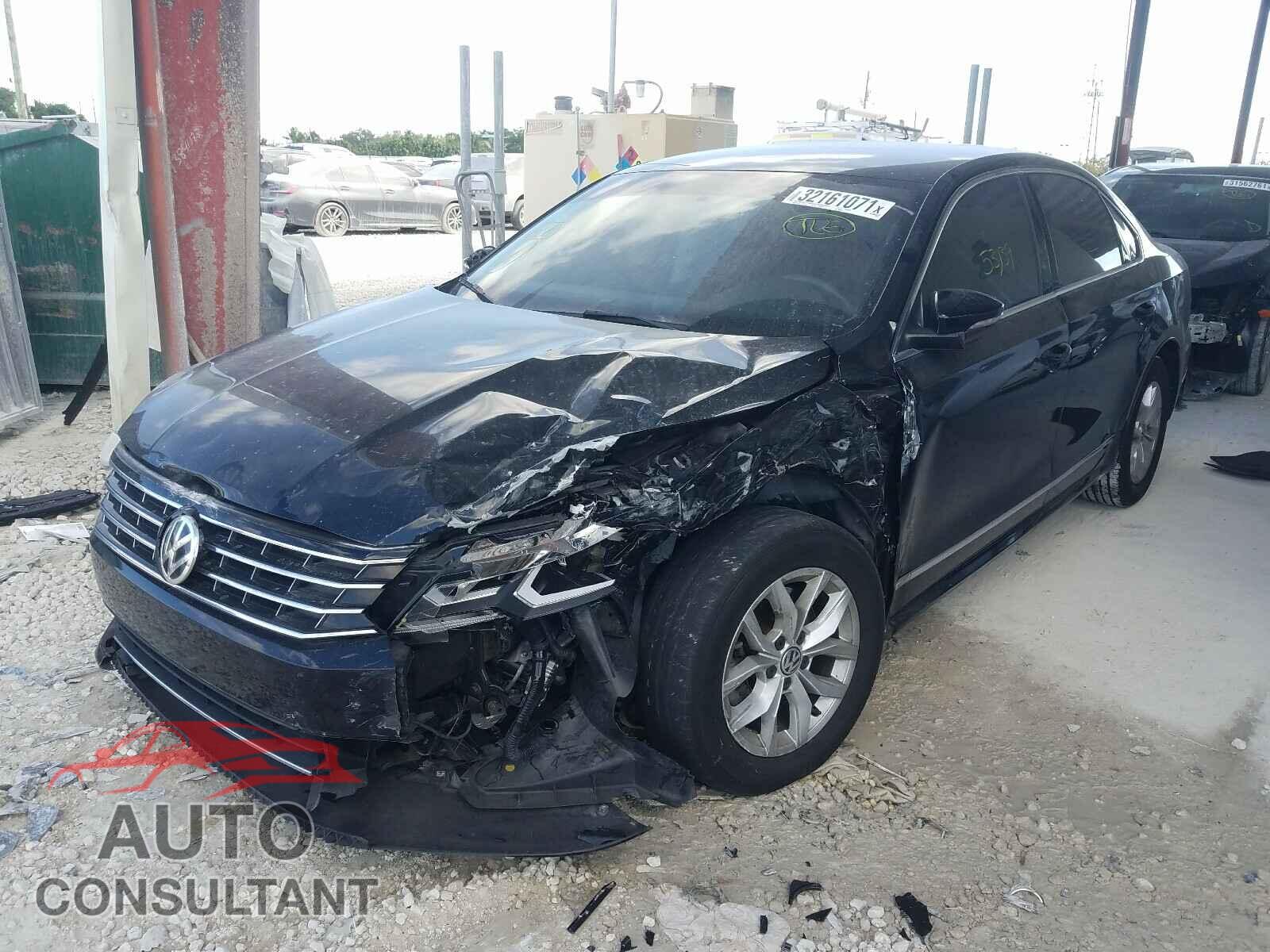 VOLKSWAGEN PASSAT 2017 - 1VWAT7A32HC054520
