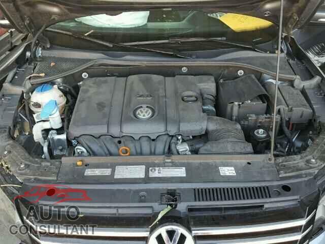 VOLKSWAGEN PASSAT 2013 - 1VWBP7A34DC045403