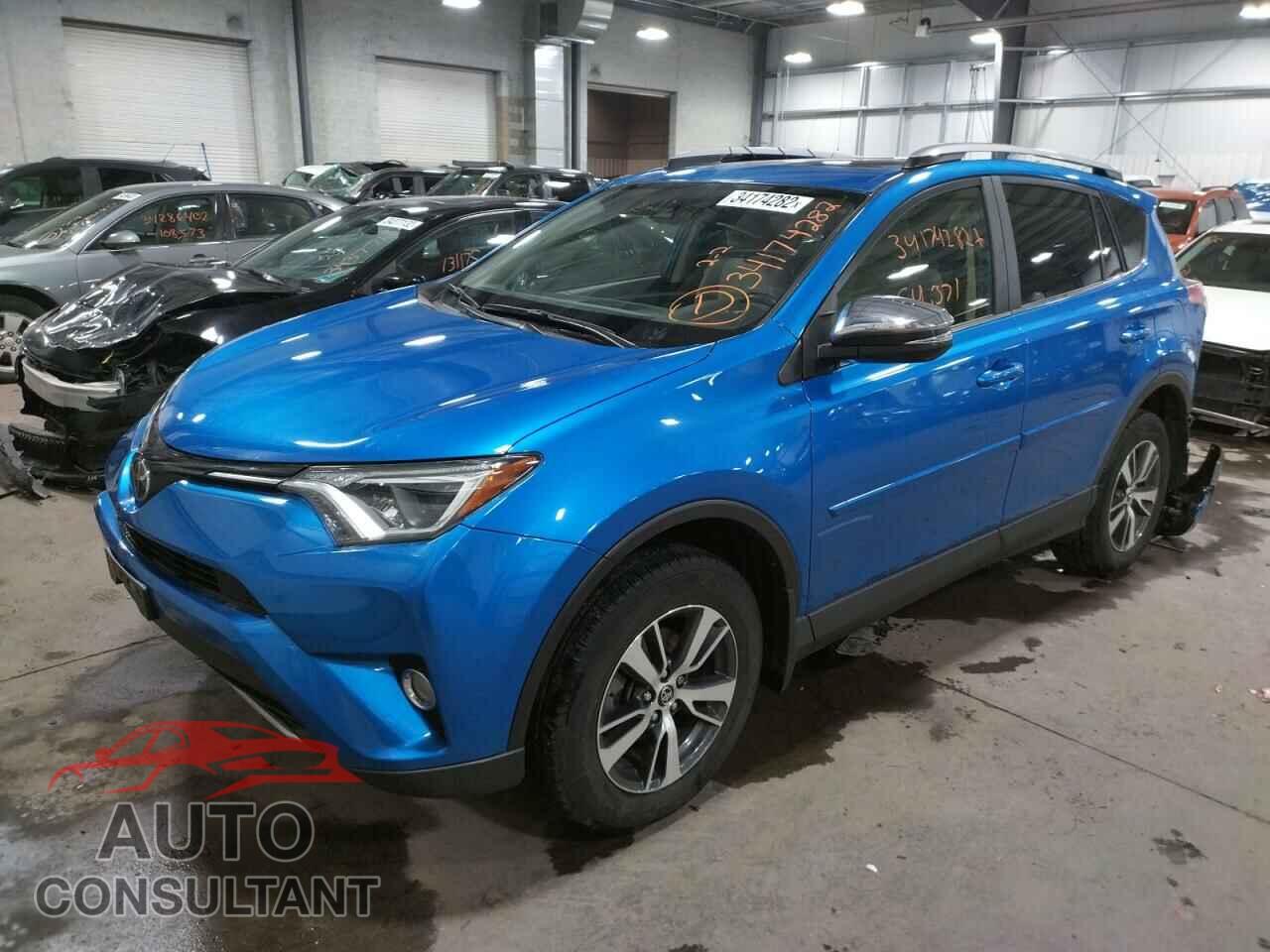 TOYOTA RAV4 2017 - JTMRFREV9HJ130136