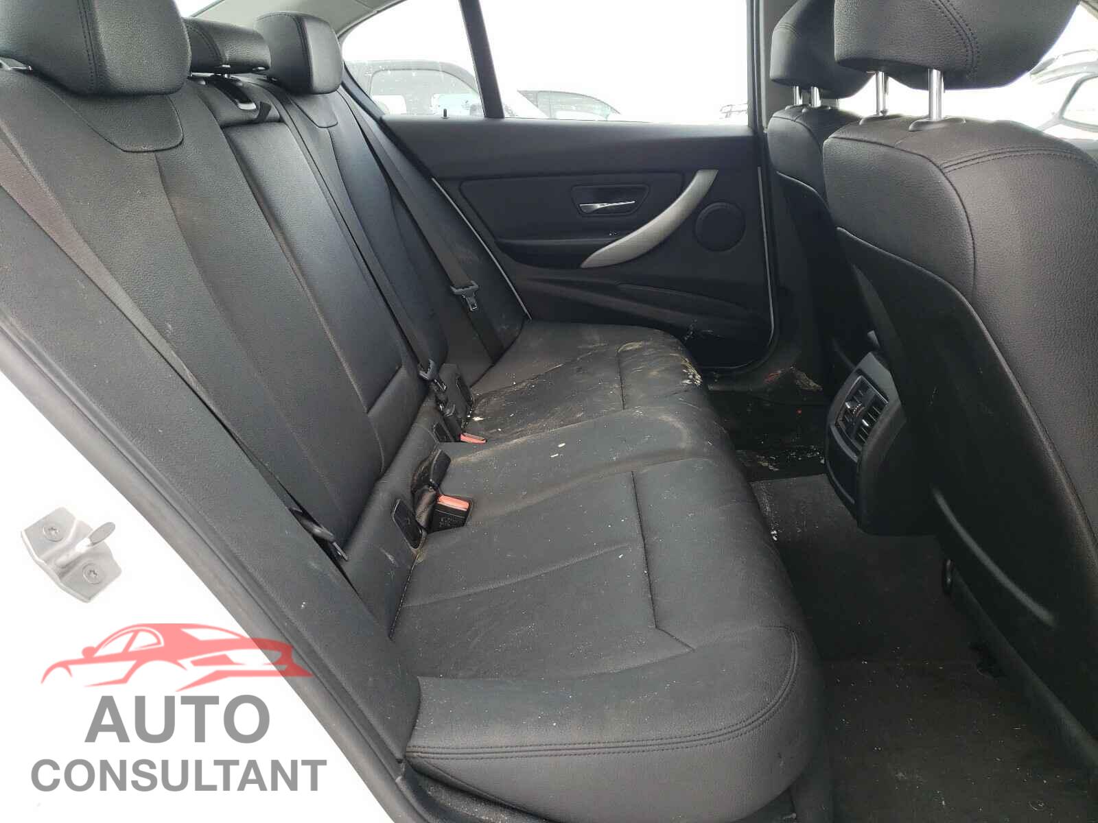 BMW 3 SERIES 2017 - WBA8A3C36HA066935