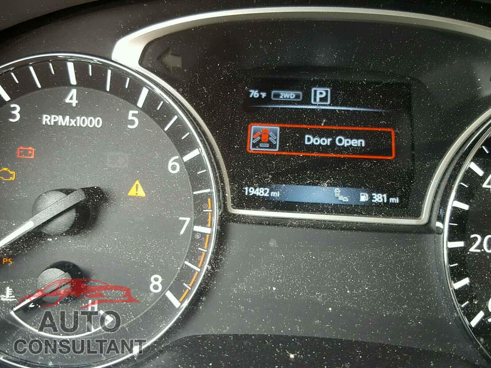 NISSAN PATHFINDER 2017 - 5N1DR2MM2HC647991
