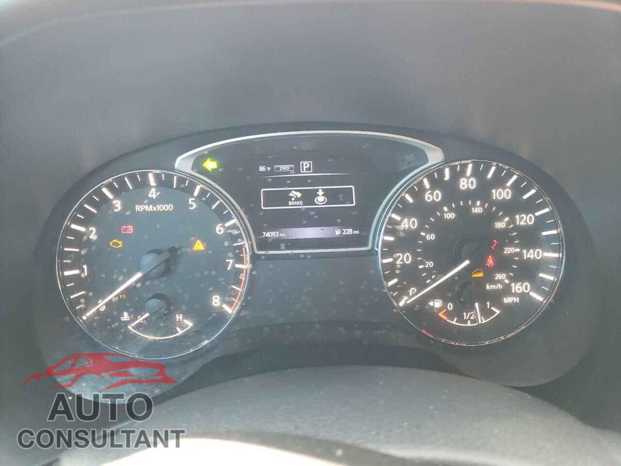 NISSAN PATHFINDER 2017 - 5N1DR2MM1HC659663