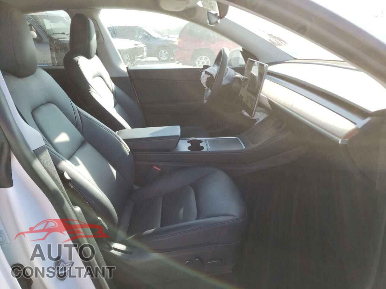 TESLA MODEL Y 2021 - 5YJYGDEE9MF185263