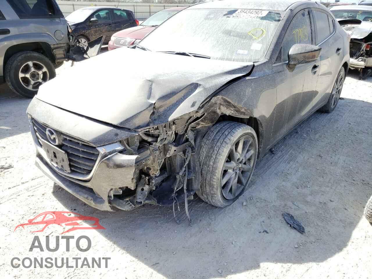 MAZDA 3 2018 - 3MZBN1V34JM178718