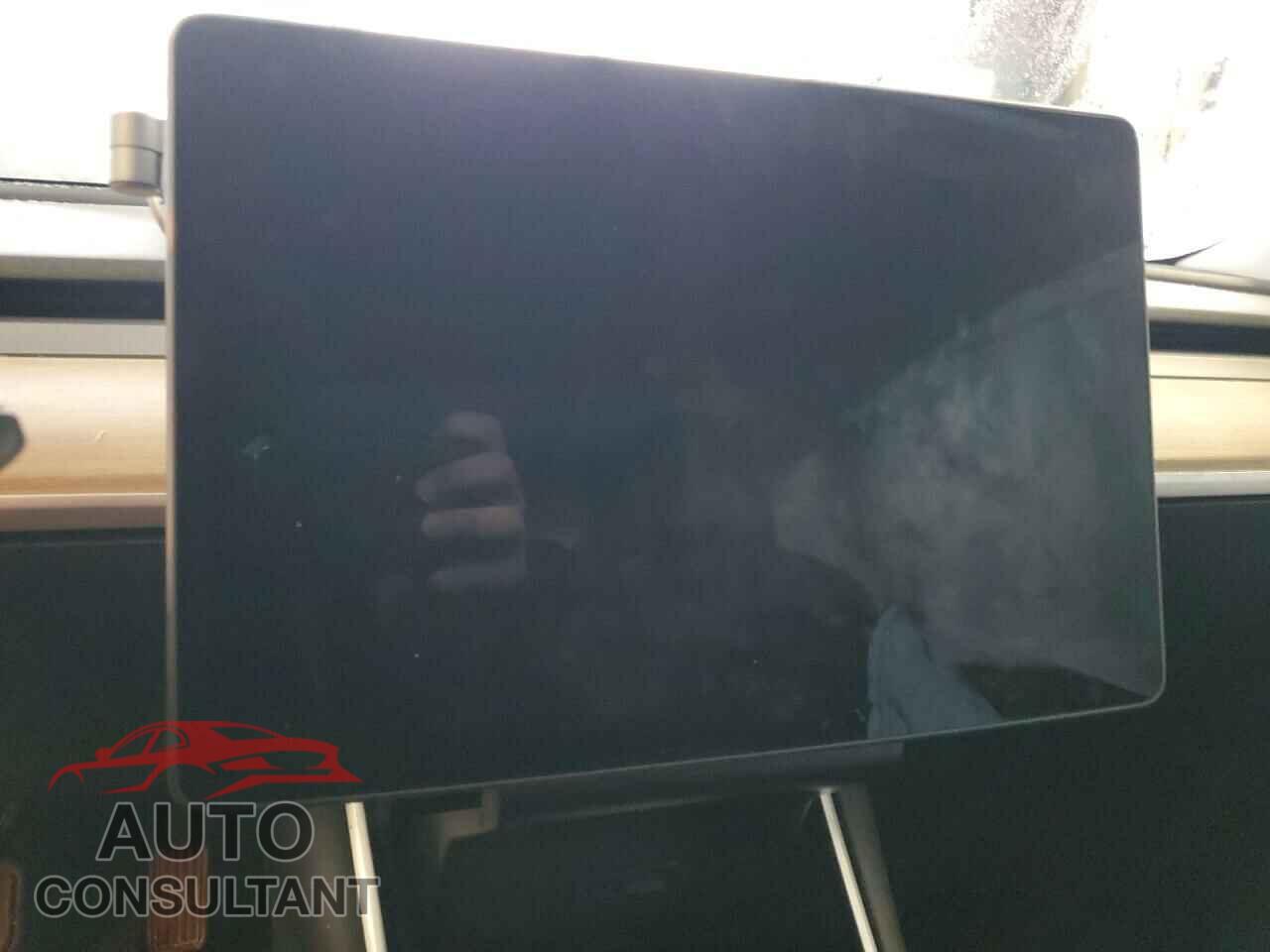 TESLA MODEL 3 2018 - 5YJ3E1EB5JF149117