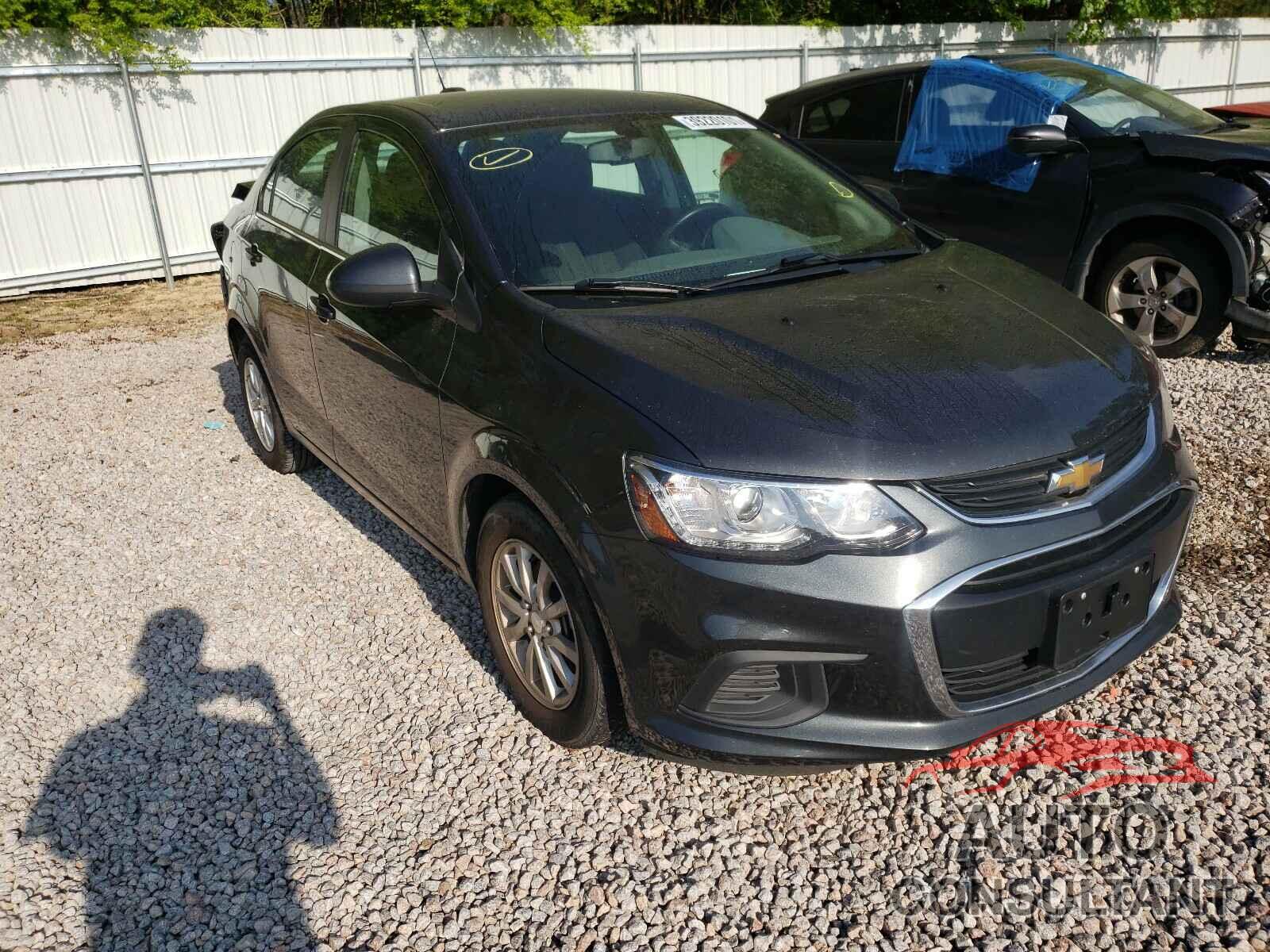 CHEVROLET SONIC 2017 - 1G1JD5SH6H4174922