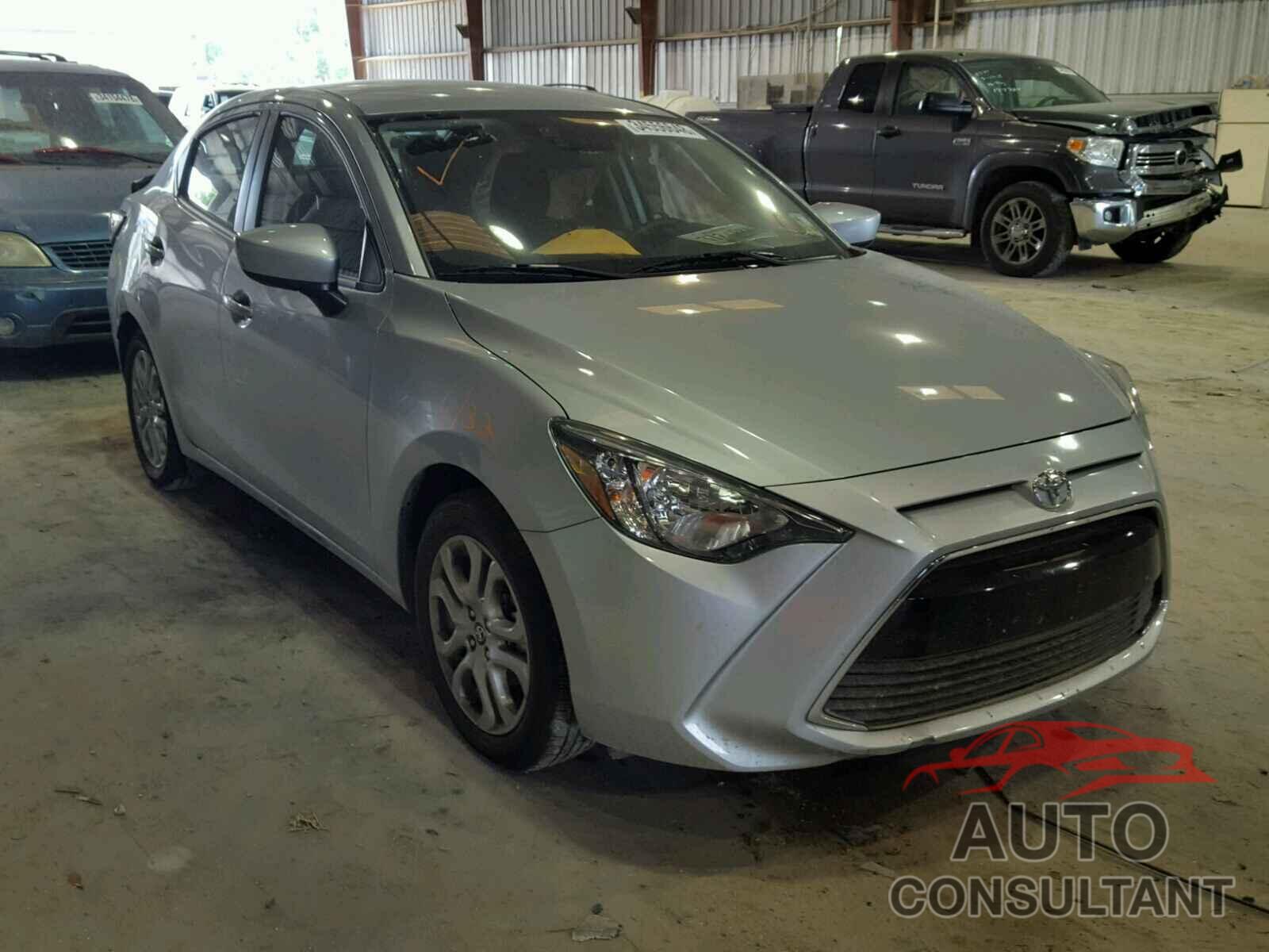 TOYOTA YARIS 2018 - 3MYDLBYV4JY311332