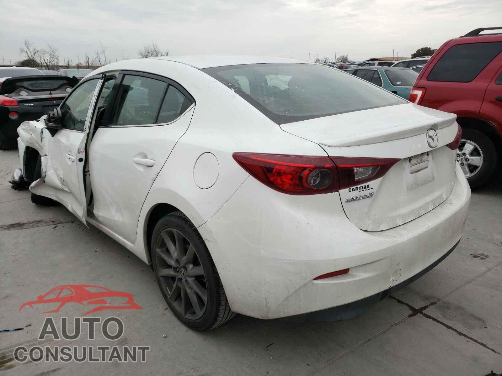 MAZDA 3 2018 - 3MZBN1V31JM210220