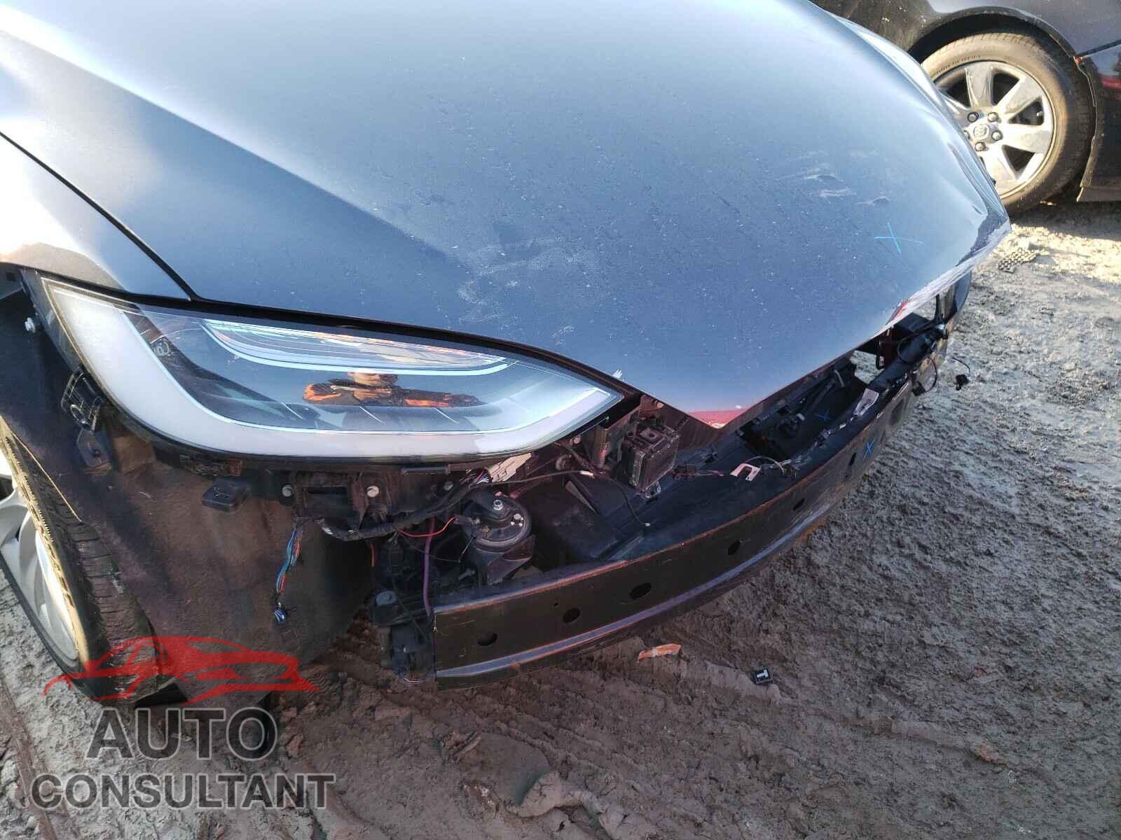TESLA MODEL X 2016 - 5YJXCBE29GF020366
