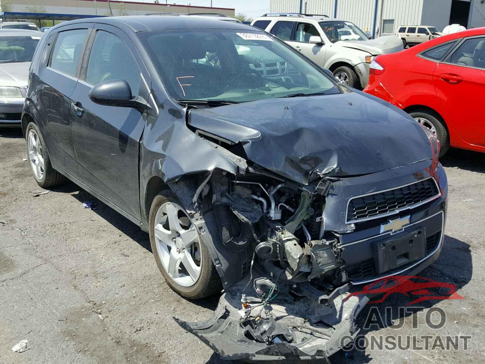 CHEVROLET SONIC 2015 - 1G1JE6SB1F4205697