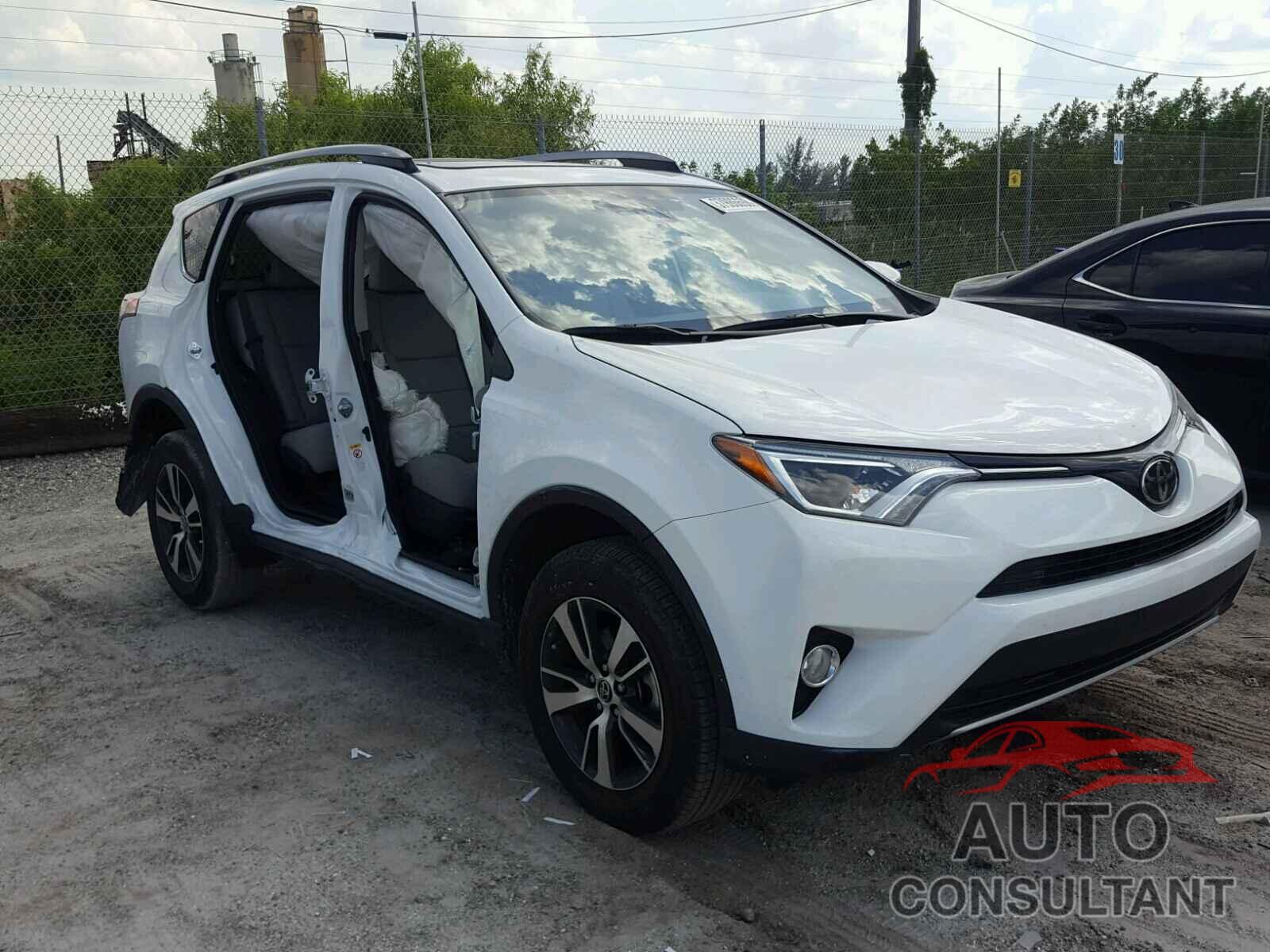 TOYOTA RAV4 XLE 2017 - JTMWFREVXHD104078