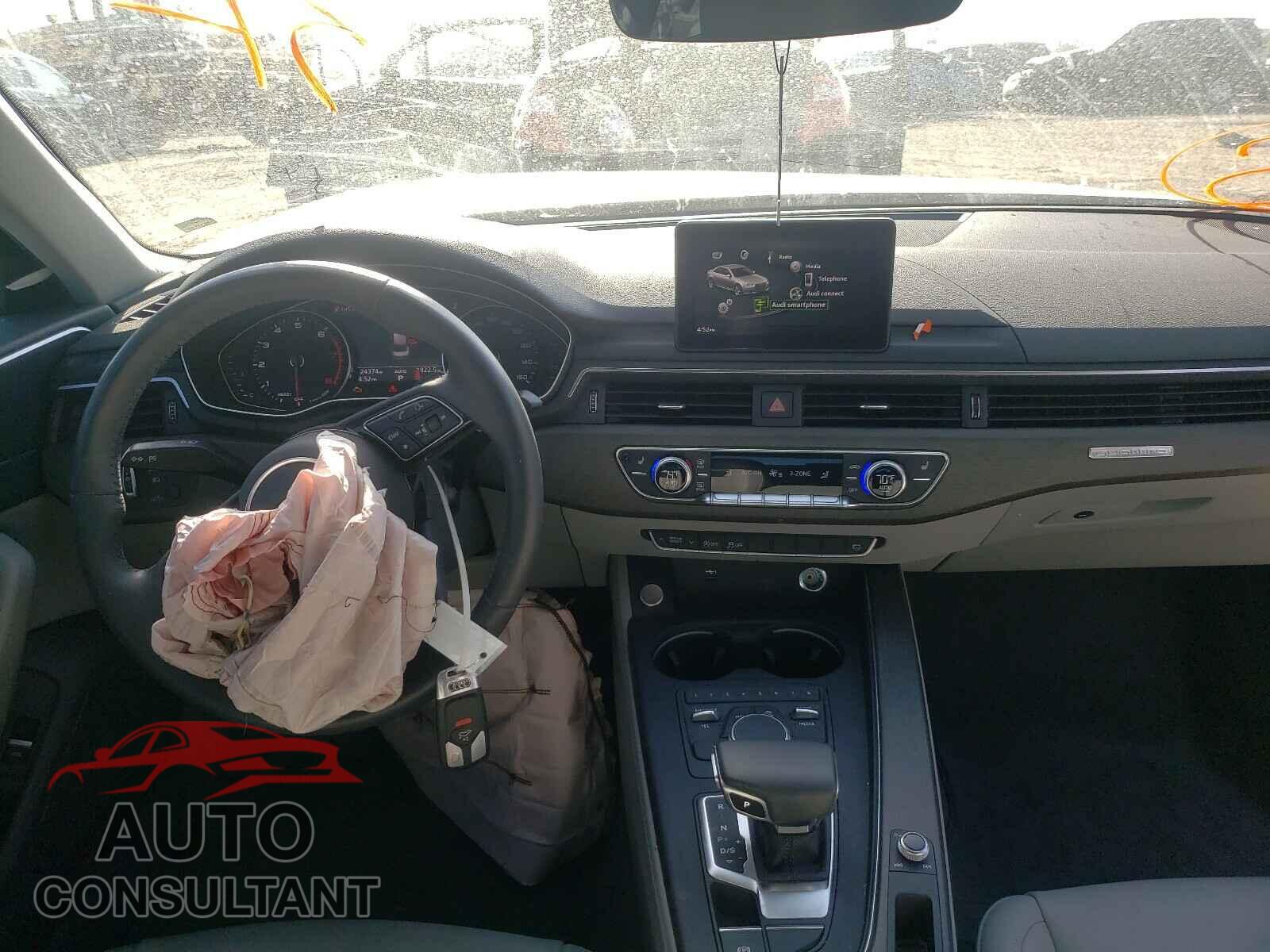 AUDI A4 2019 - WAUDNAF42KA011384
