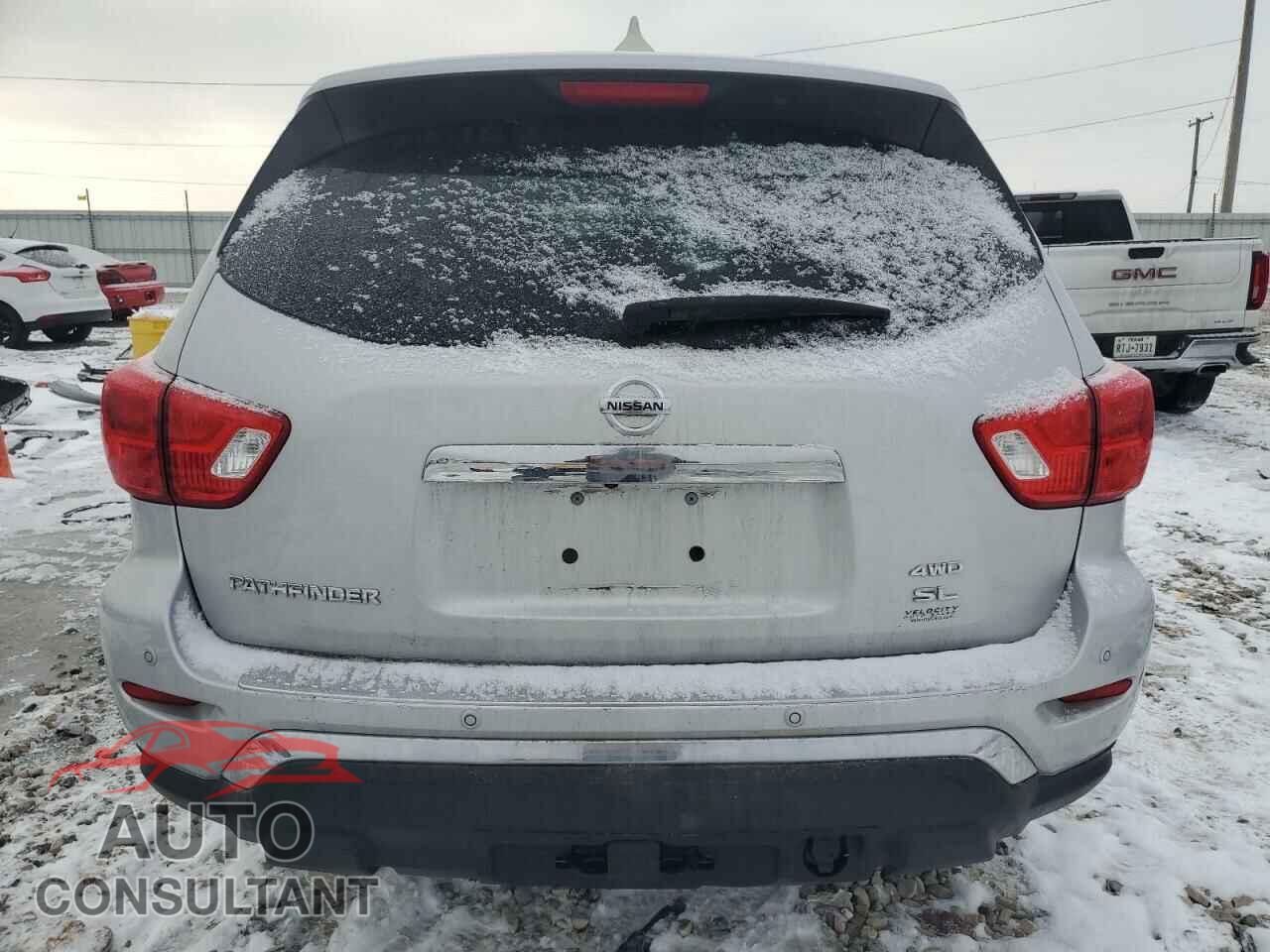 NISSAN PATHFINDER 2017 - 5N1DR2MM1HC648579