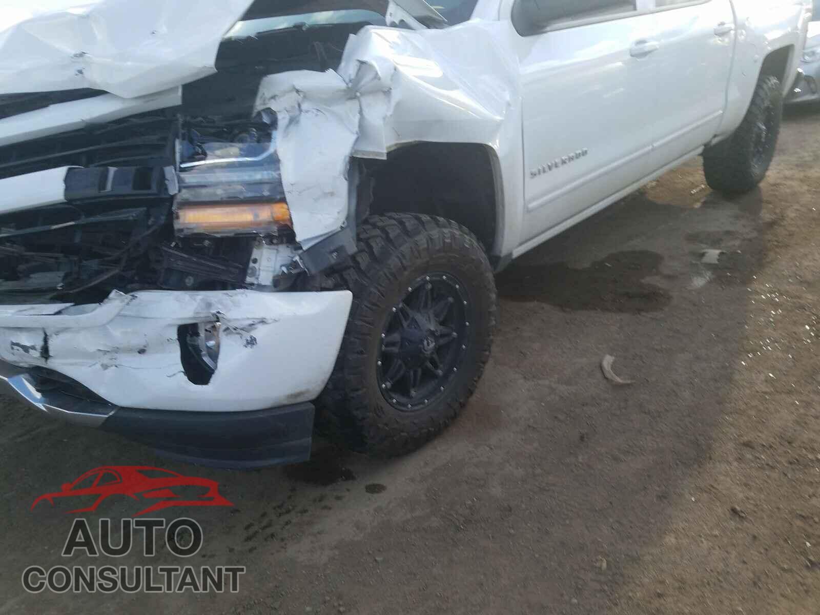 CHEVROLET SILVERADO 2017 - 3GCUKREC5HG431069