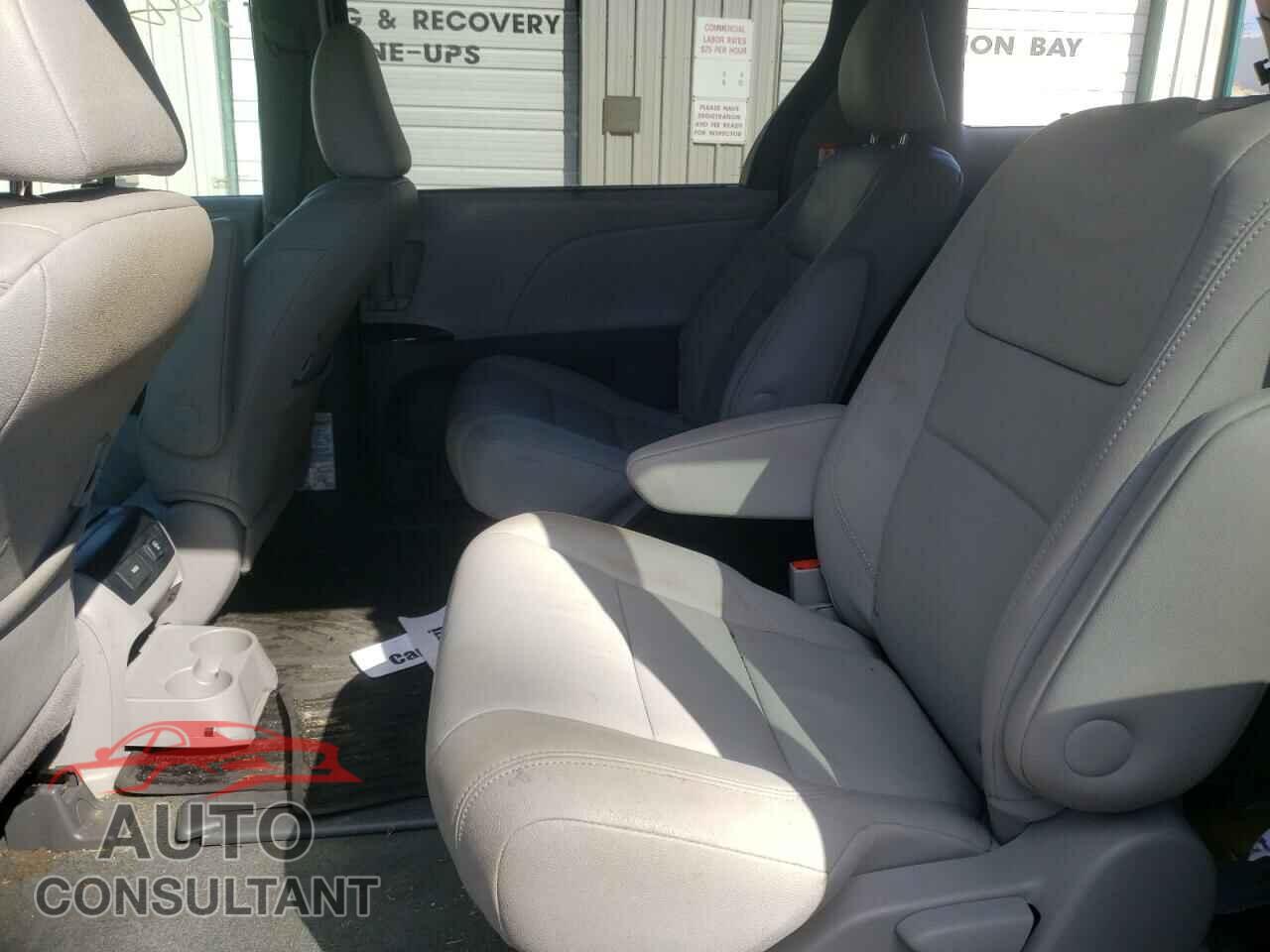 TOYOTA SIENNA 2017 - 5TDDZ3DC1HS177002