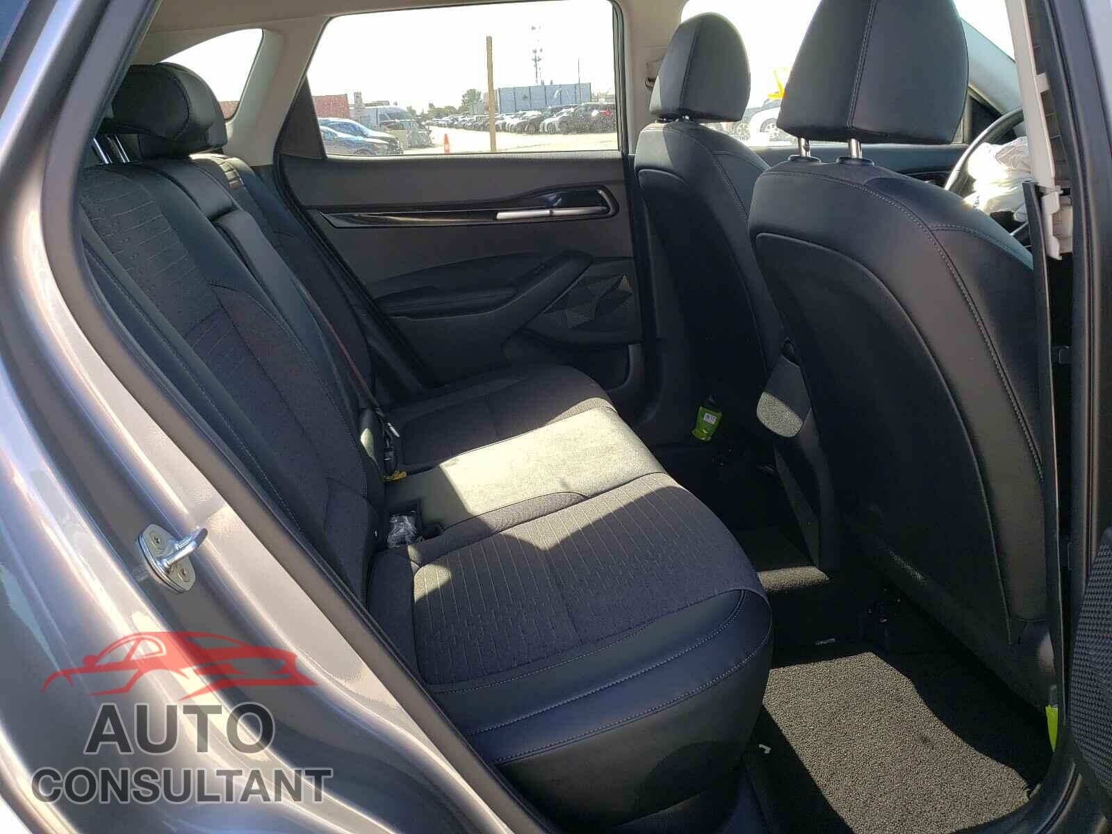 KIA SELTOS 2021 - KNDEU2AA3M7129733