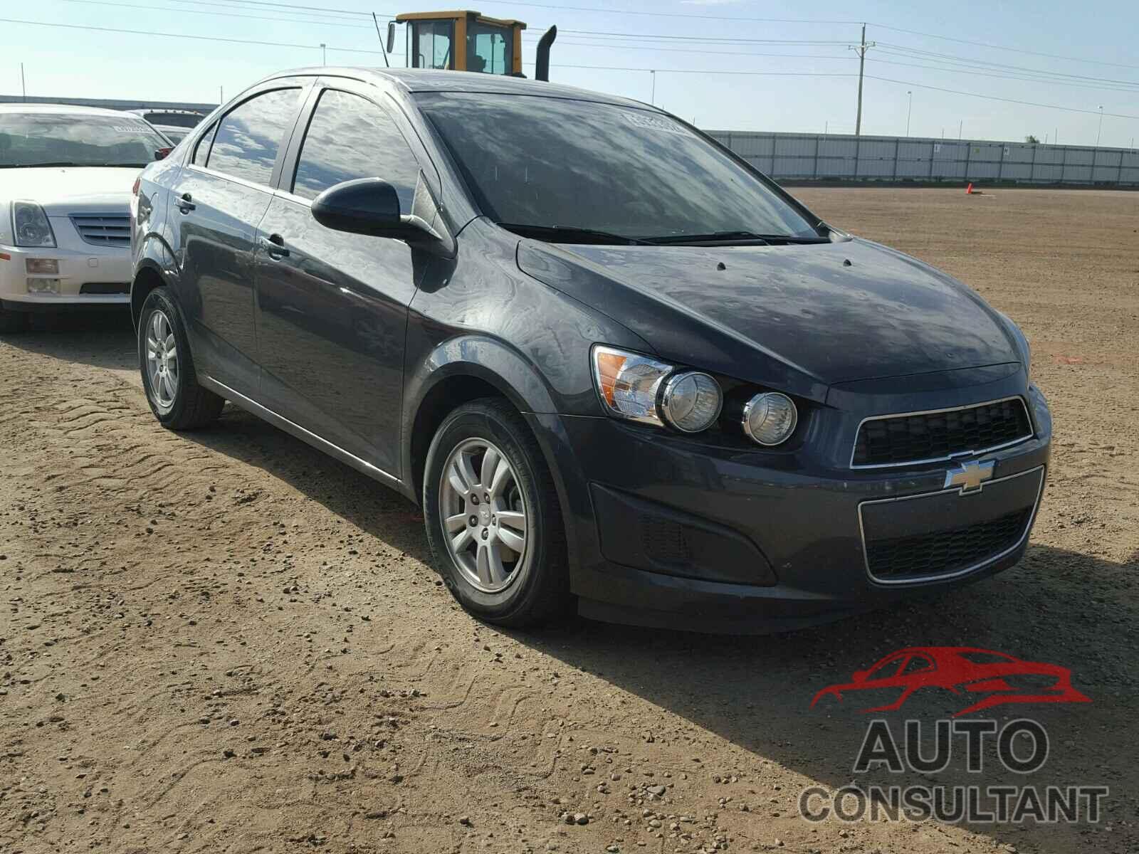 CHEVROLET SONIC 2015 - 1G1JC5SH0F4161535