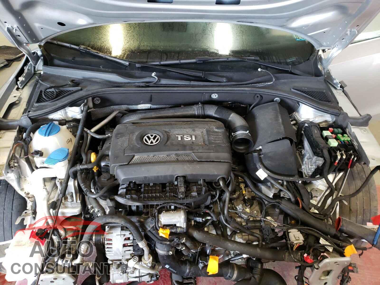 VOLKSWAGEN PASSAT 2017 - 1VWAT7A33HC081399