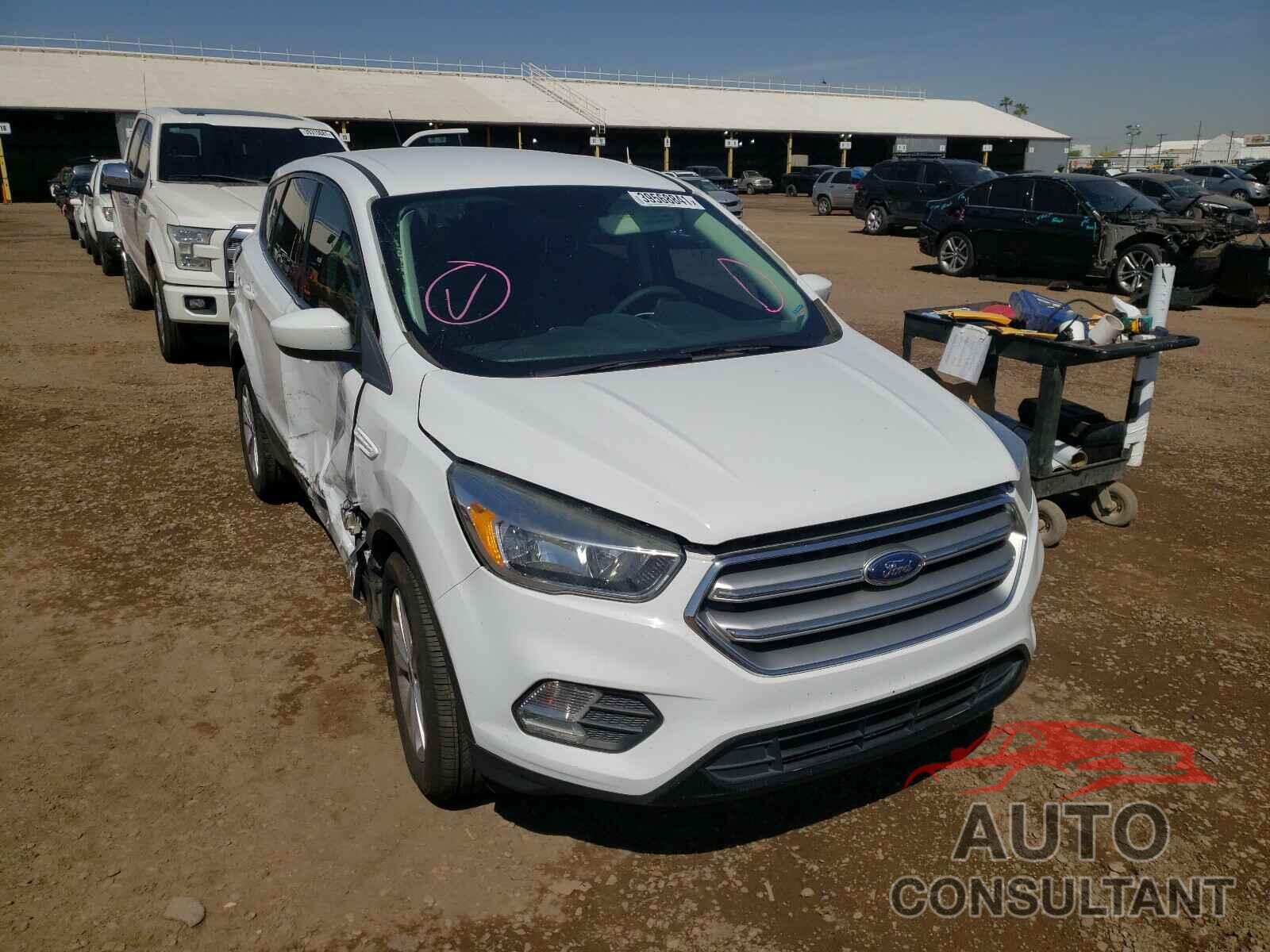 FORD ESCAPE 2017 - 1FMCU0GD7HUD20457
