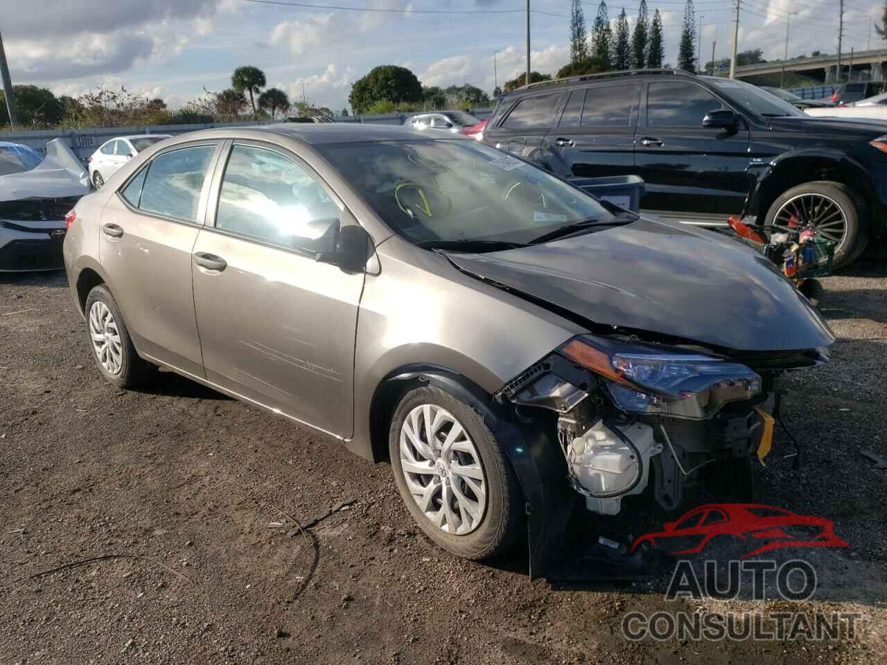 TOYOTA COROLLA 2018 - 5YFBURHE2JP829872