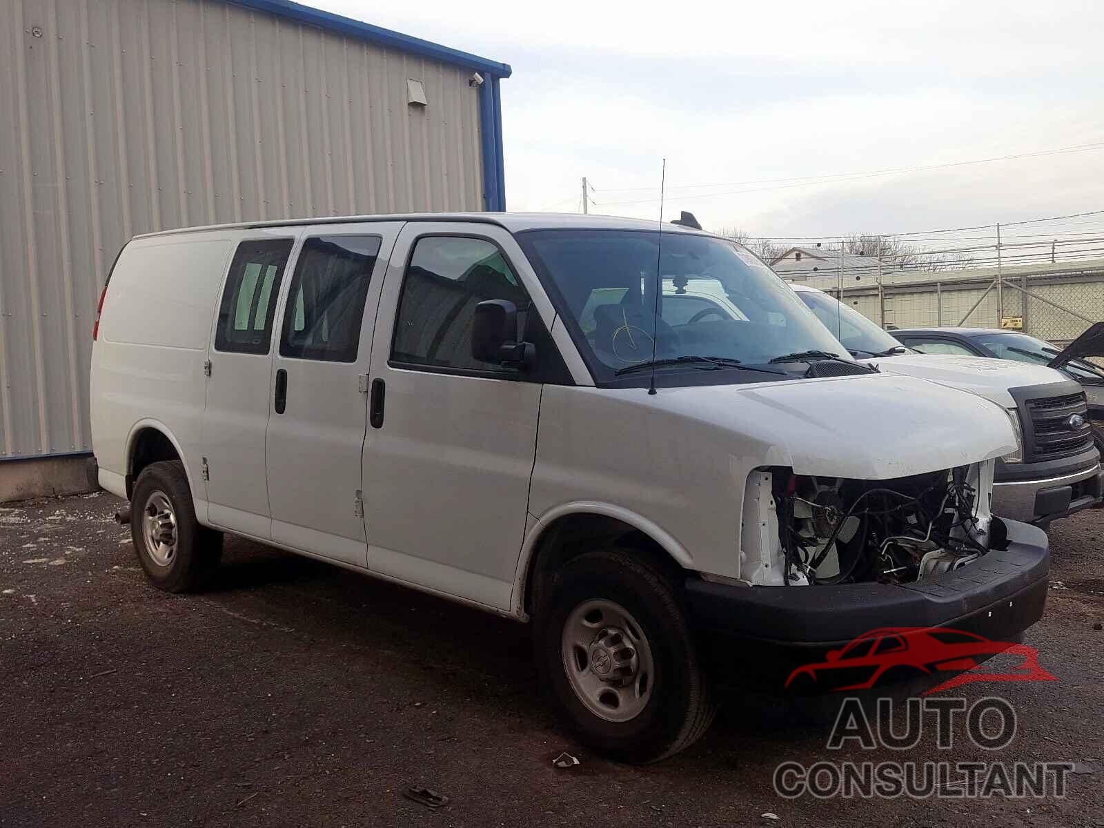 CHEVROLET EXPRESS 2019 - 1HGCV1F33JA046280