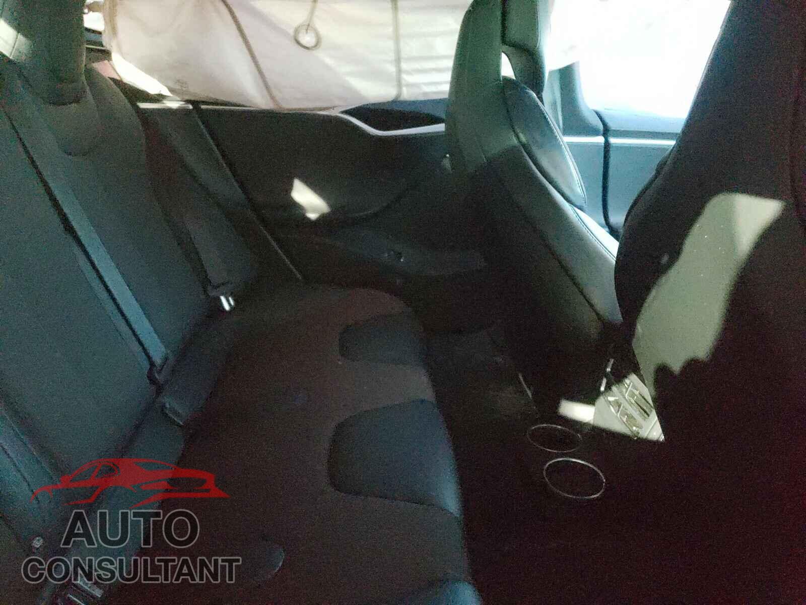 TESLA MODEL S 2017 - 5YJSA1E17HF199574