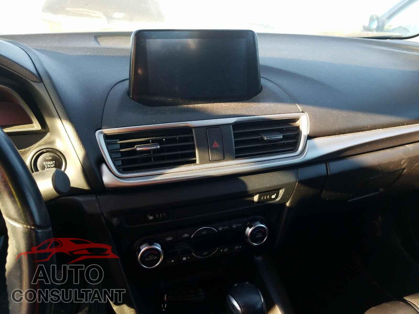 MAZDA 3 2018 - WDDWF4JB7JR390470
