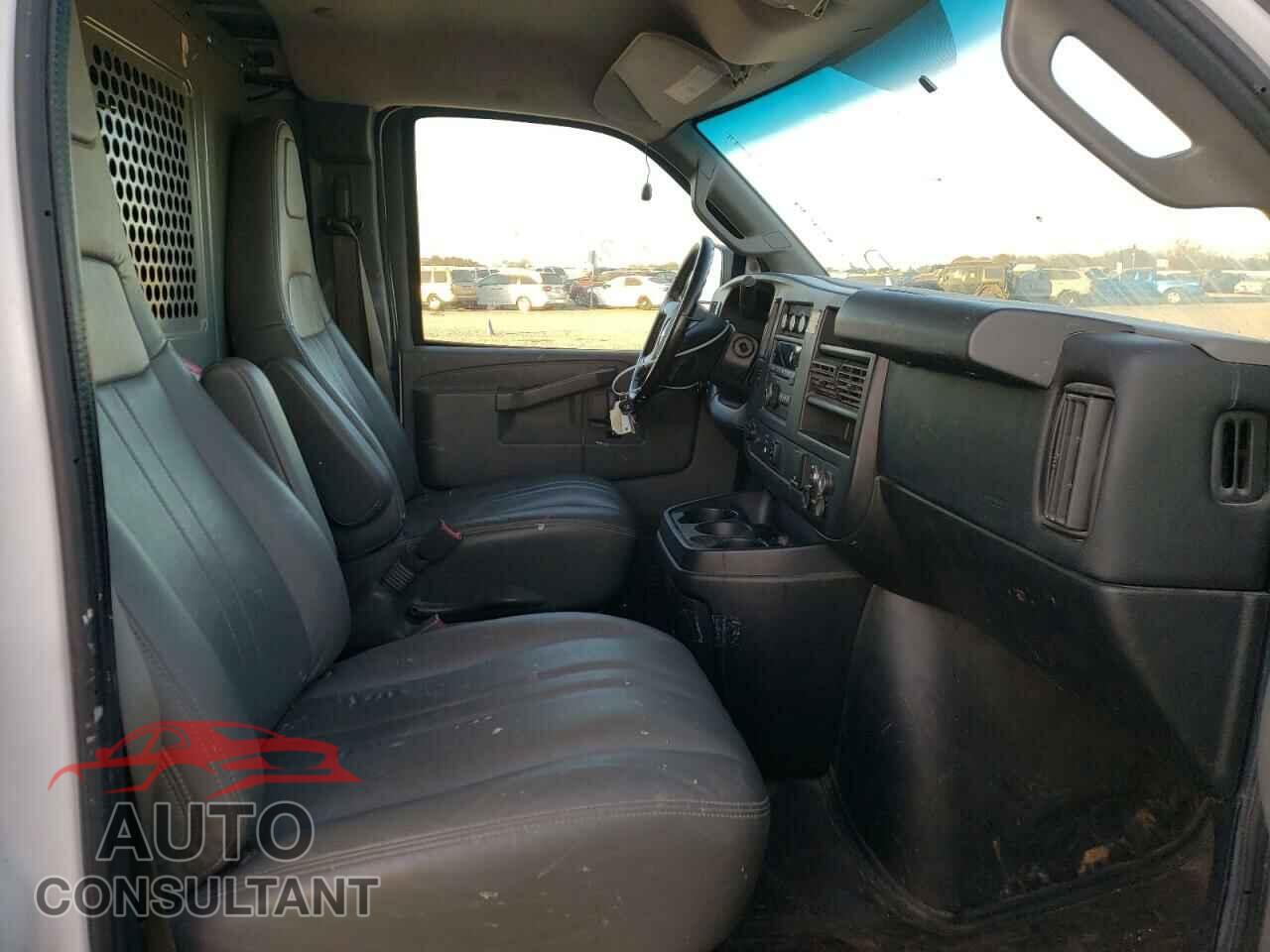 CHEVROLET EXPRESS 2017 - 7MUDAABG3NV017237