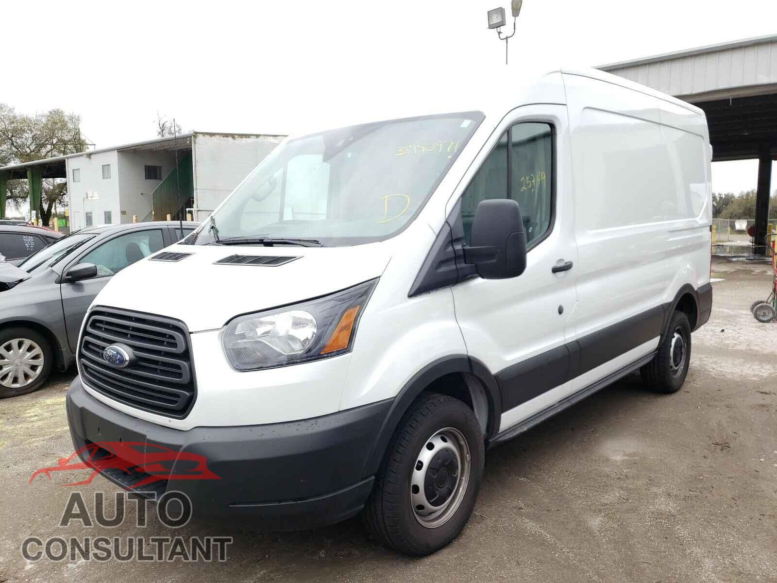 FORD TRANSIT CO 2019 - 1FTYR1CM0KKA30300