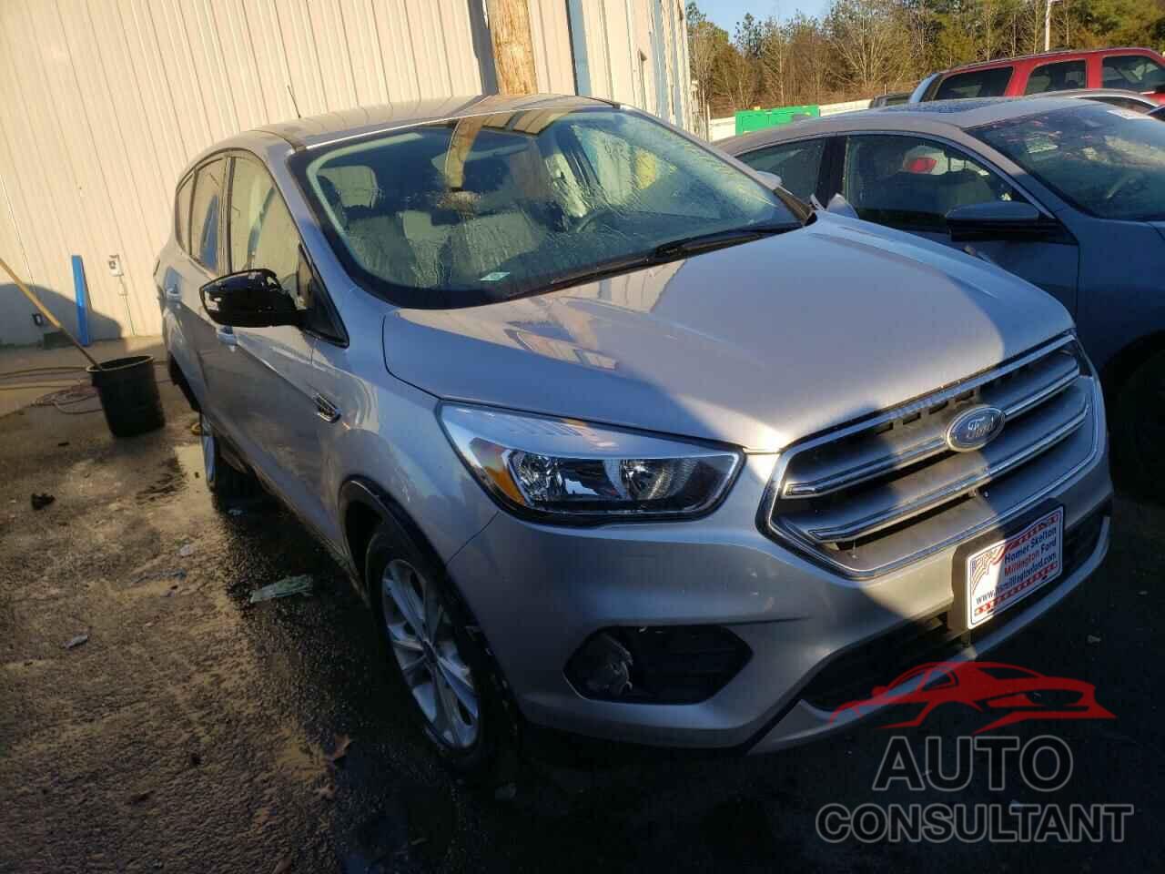 FORD ESCAPE 2017 - 1FMCU0GD8HUC18746