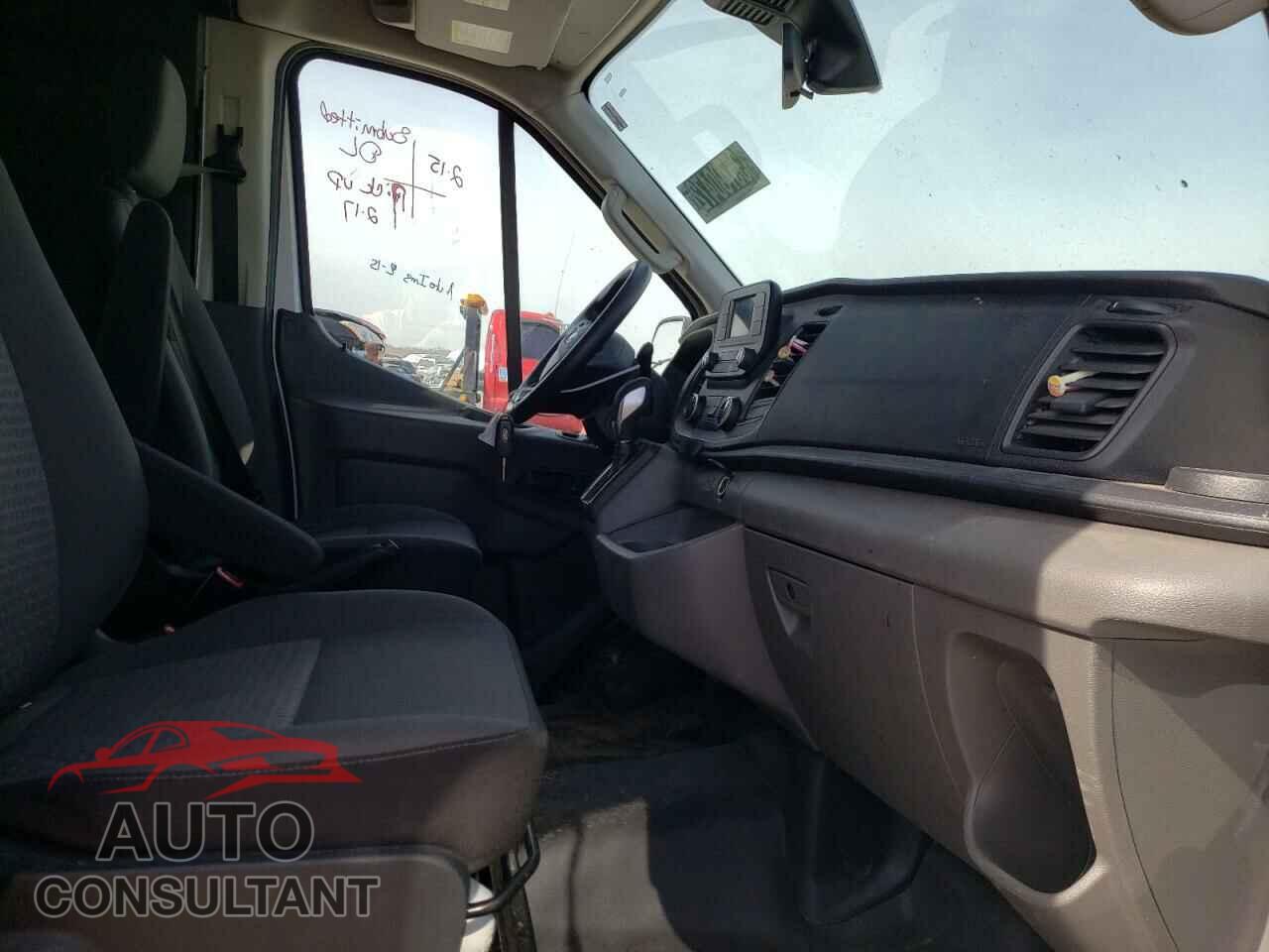 FORD TRANSIT CO 2020 - 1FTBR2C84LKA40960