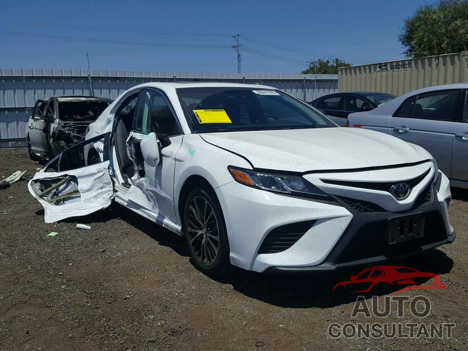TOYOTA CAMRY 2018 - 4T1B11HKXJU001986
