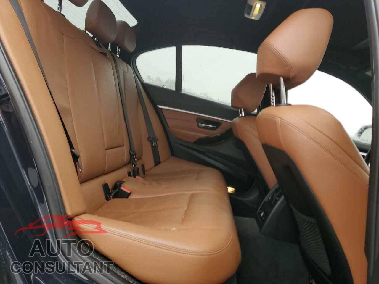 BMW 3 SERIES 2016 - WBA8E3G54GNU38487