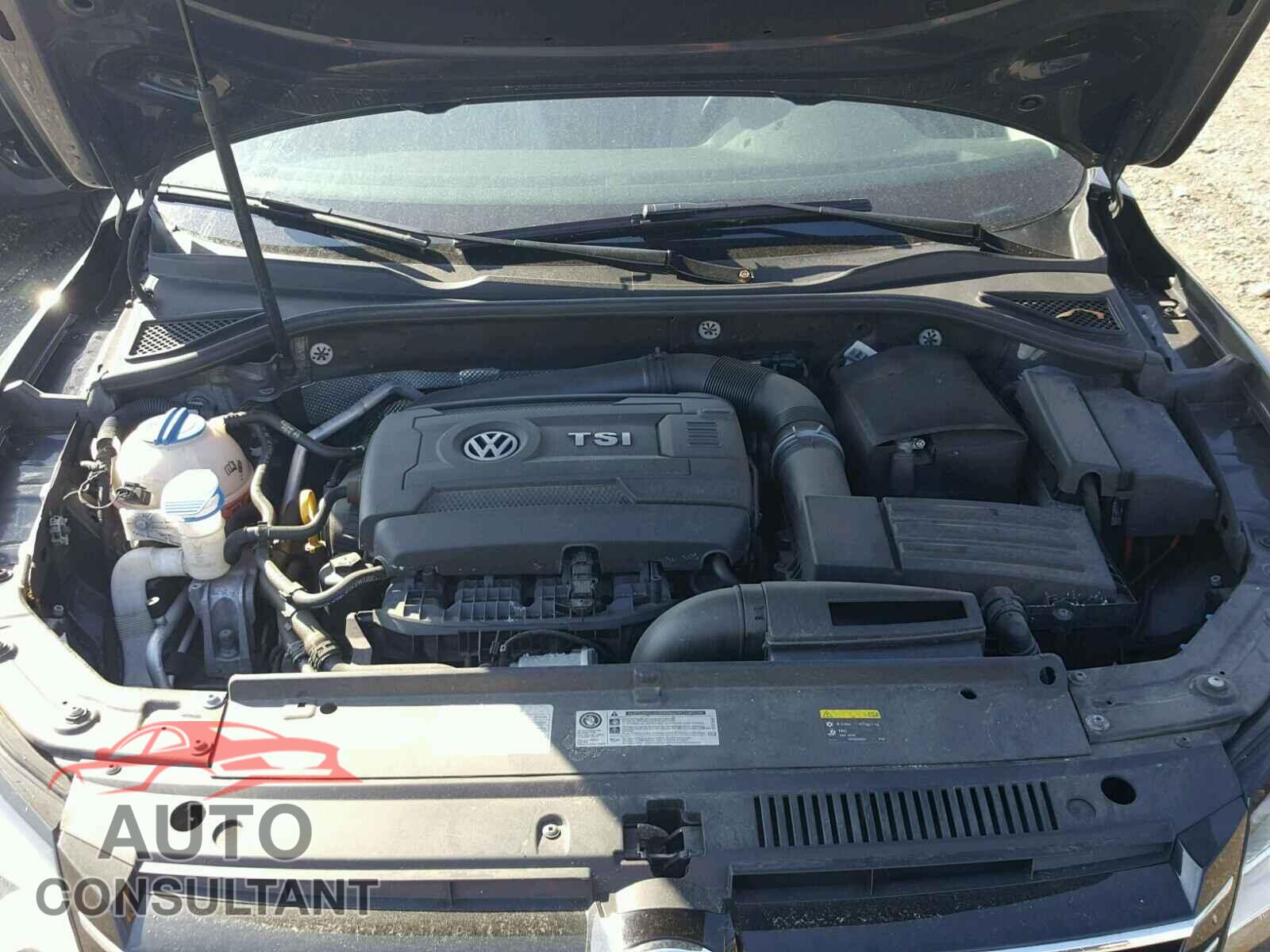 VOLKSWAGEN PASSAT 2015 - 1VWBT7A30FC056056