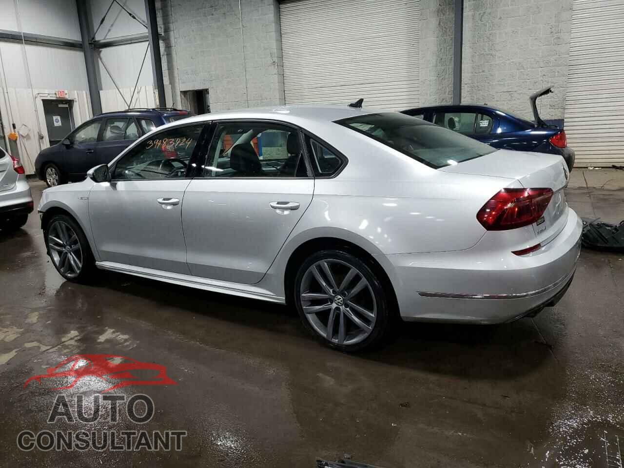VOLKSWAGEN PASSAT 2018 - 1VWAA7A36JC019006