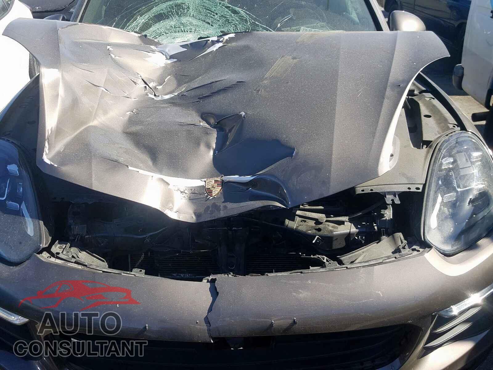PORSCHE CAYENNE 2016 - WP1AA2A28GLA11042