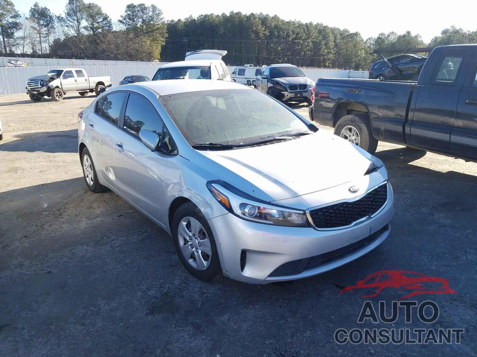 KIA FORTE 2018 - 3KPFK4A74JE203862
