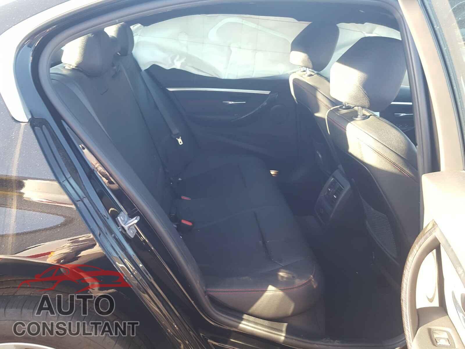 BMW 3 SERIES 2018 - WBA8B9C5XJEE82389