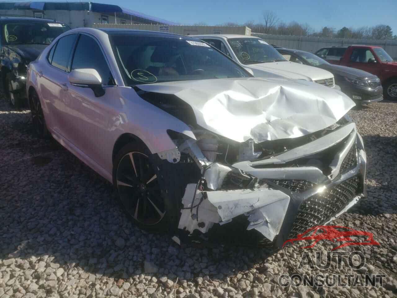 TOYOTA CAMRY 2018 - 4T1B61HK2JU153973