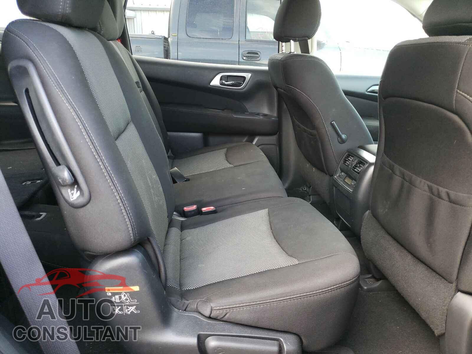 NISSAN PATHFINDER 2017 - 5N1DR2MNXHC671318