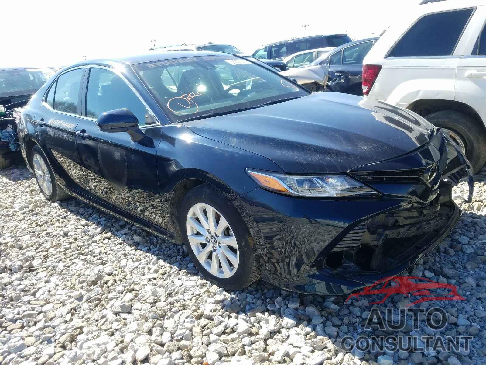 TOYOTA CAMRY 2018 - 4T1B11HK0JU535787
