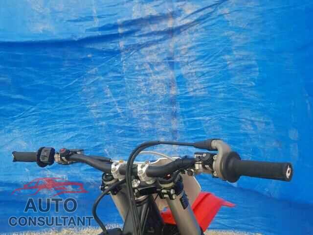 HONDA CB CYCLE 2017 - VBKSXR437HM395679
