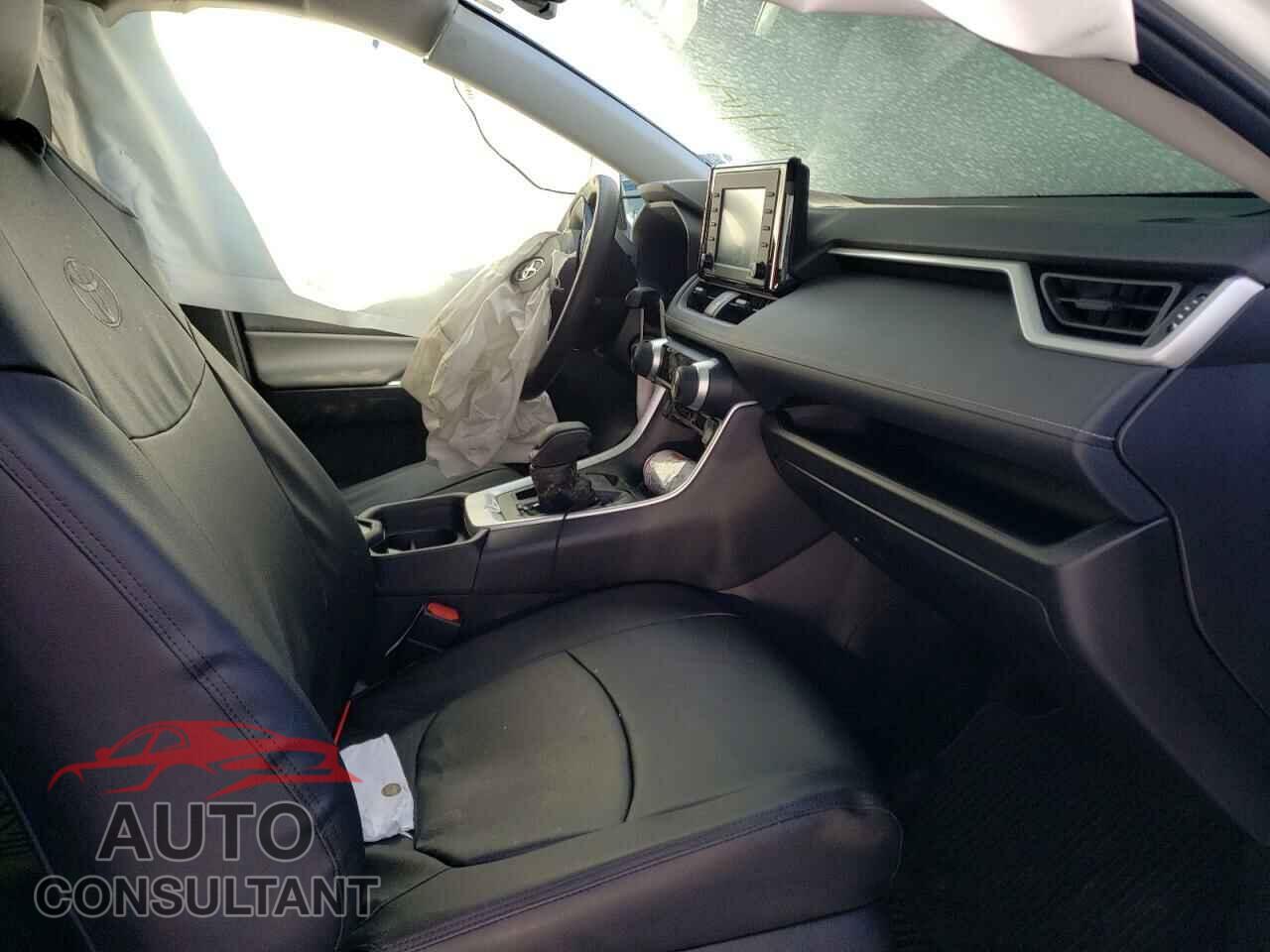 TOYOTA RAV4 2021 - 2T3F1RFVXMC243414