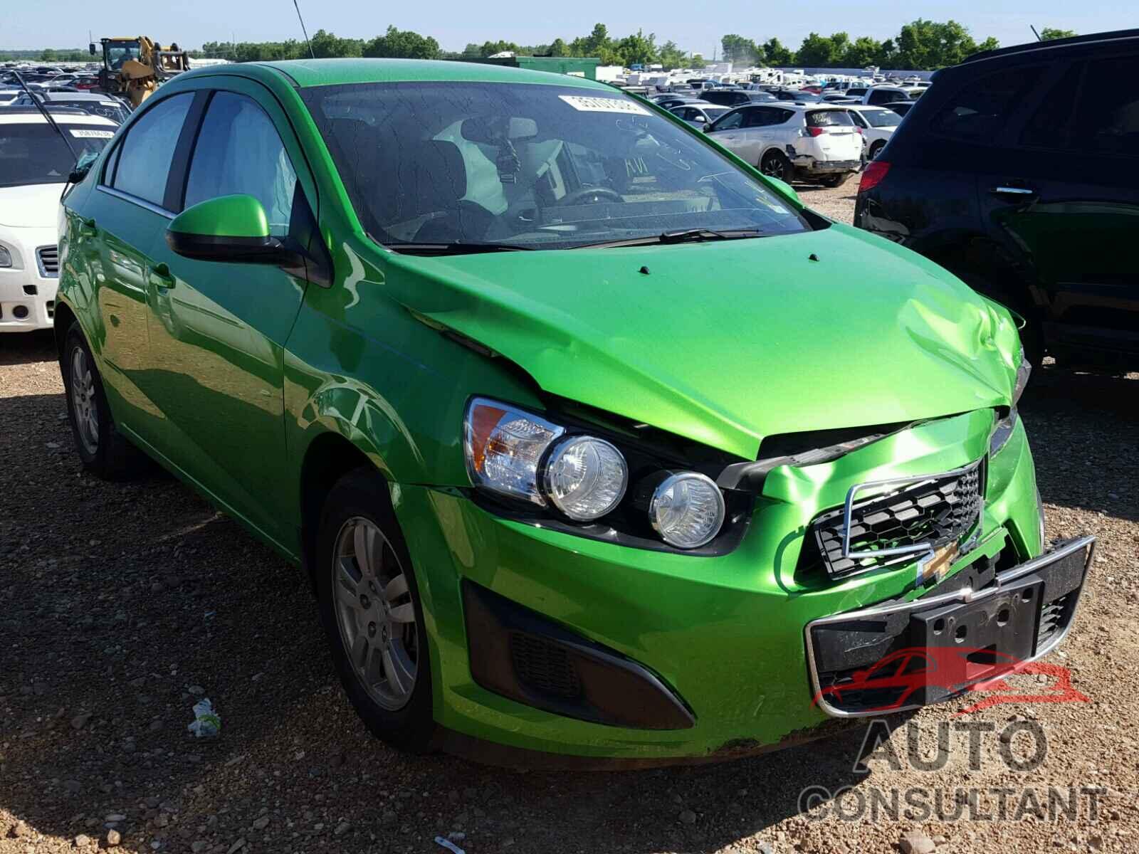 CHEVROLET SONIC 2015 - 1G1JC5SH9F4168094