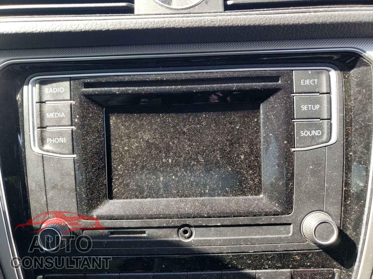 VOLKSWAGEN PASSAT 2017 - 1VWAT7A35HC080822